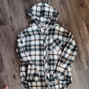 New Maurices Flannel Medium